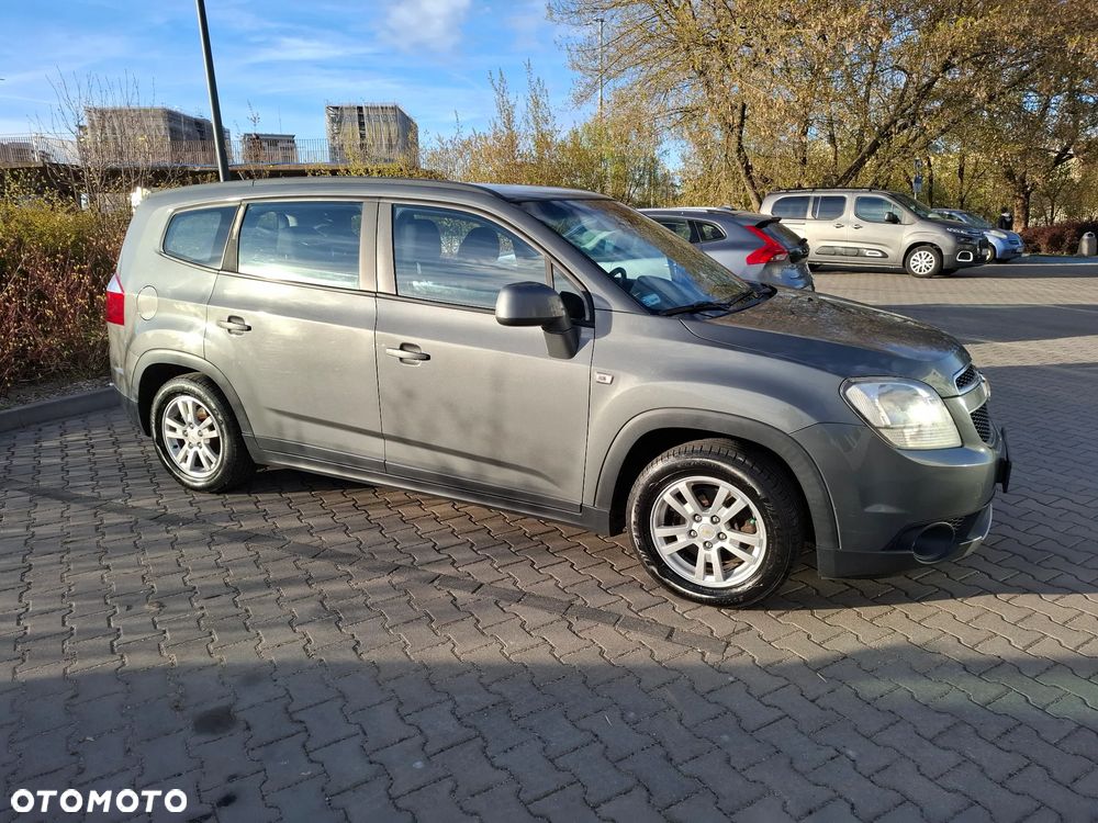 Chevrolet Orlando 2011 photo 2