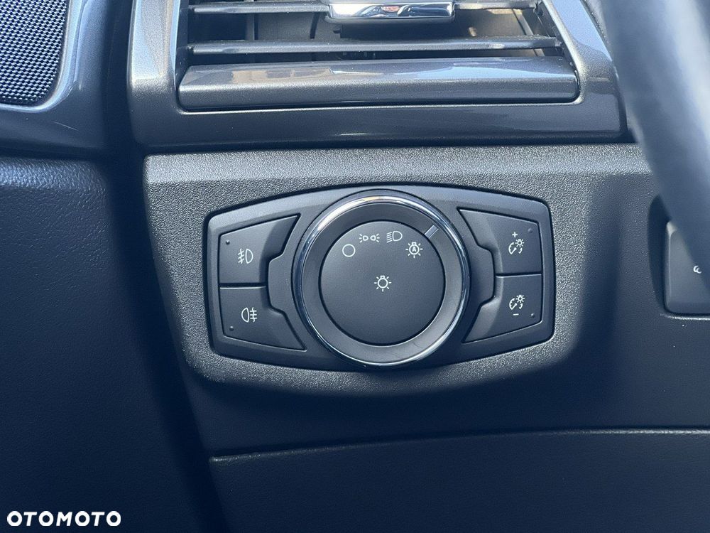 Ford Mondeo 2.0 EcoBlue Titanium - 28