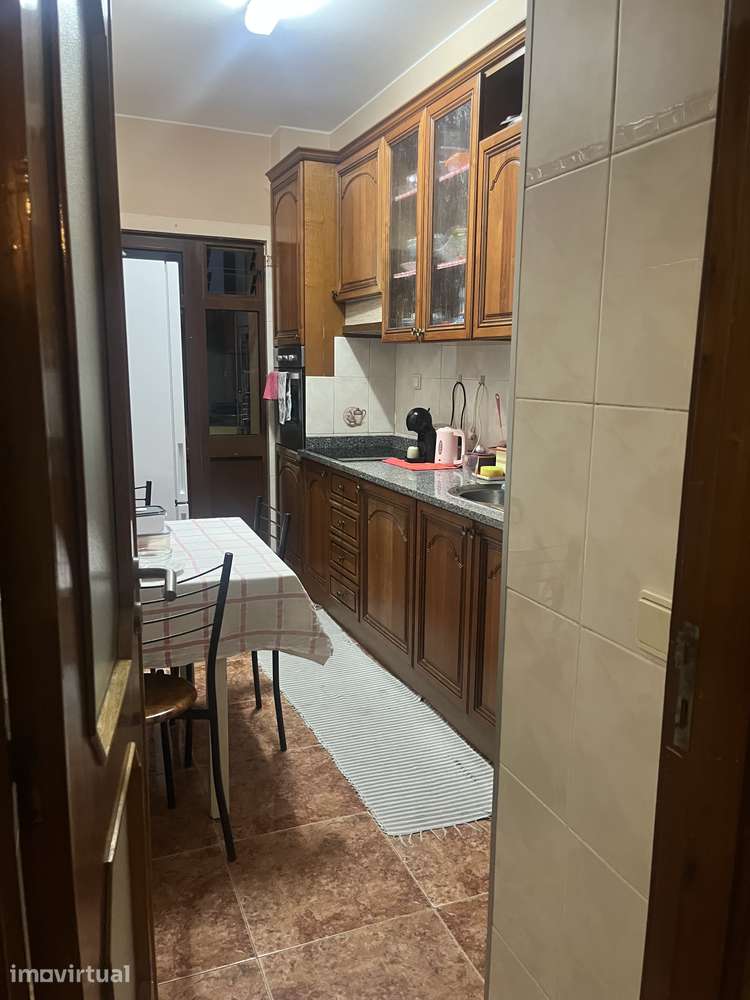 Quarto individual junto Faculdade Direito Porto e ao metro Lapa - Grande imagem: 4/5