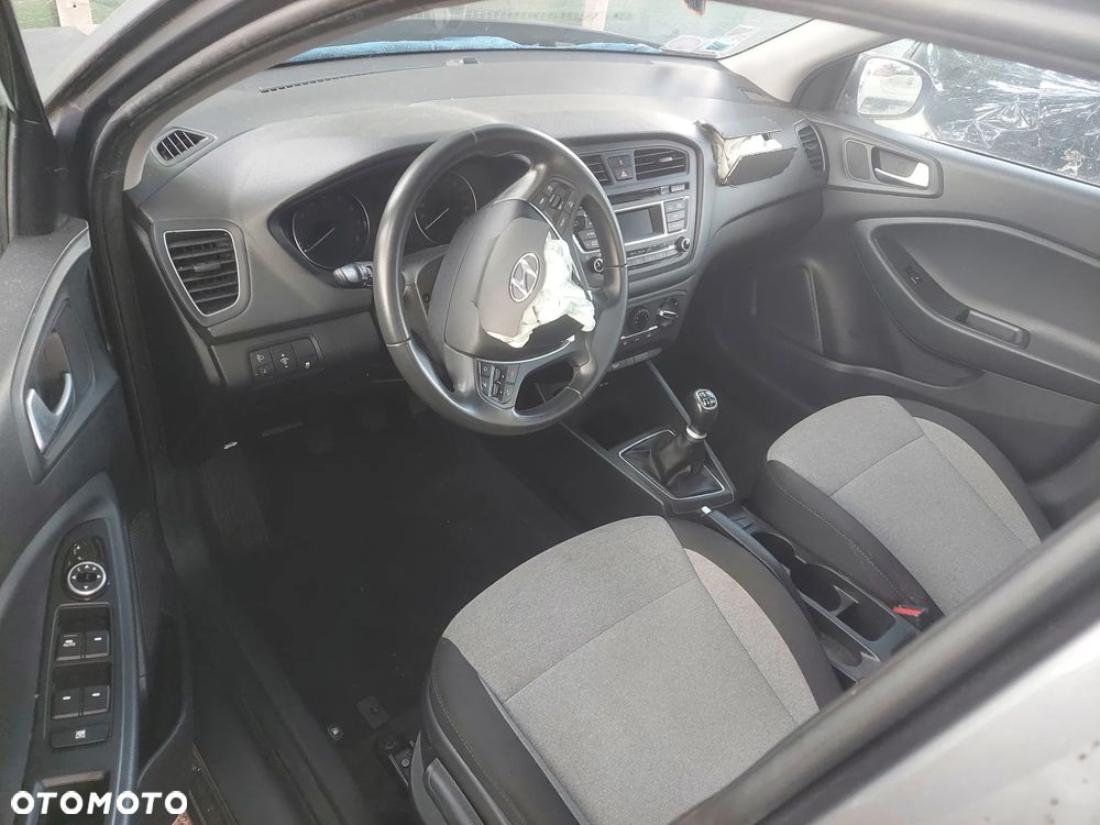 Hyundai i20 1.2 Trend - 4