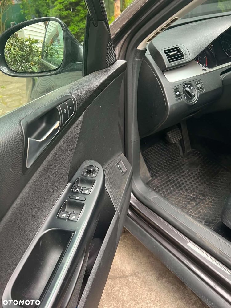 Volkswagen Passat 2.0 TDI Comfortline DSG - 16