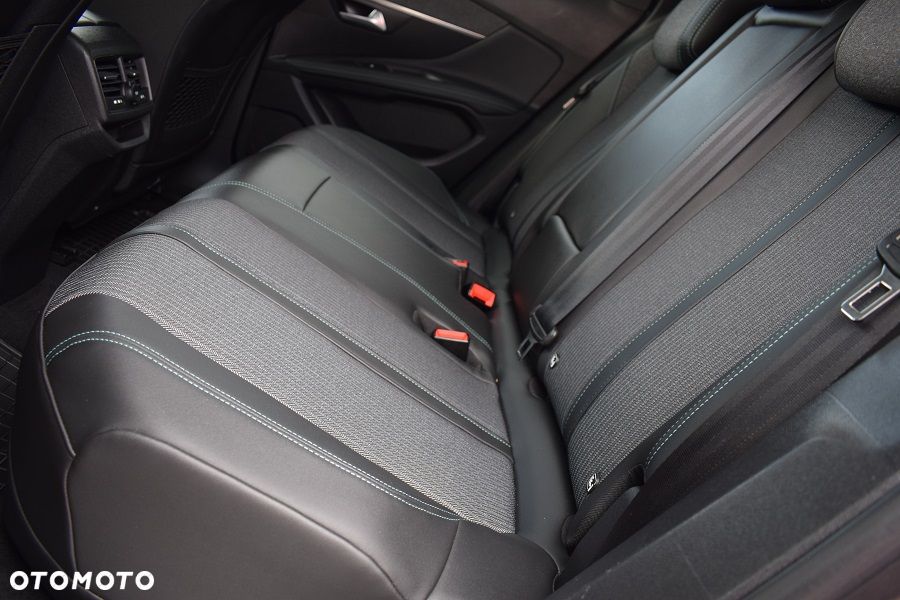 Peugeot 3008 1.6 PureTech Hybrid PHEV Allure Pack S&S EAT8 - 9