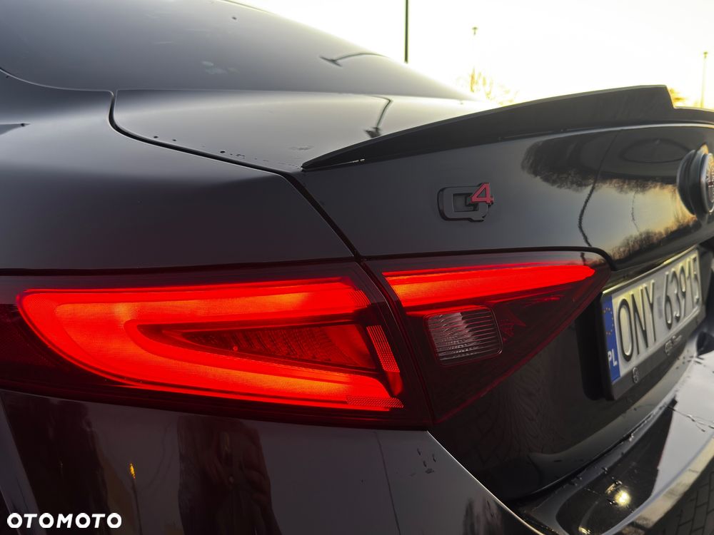 Alfa Romeo Giulia 2.0 Turbo 16V AT8-Q4 Ti - 7