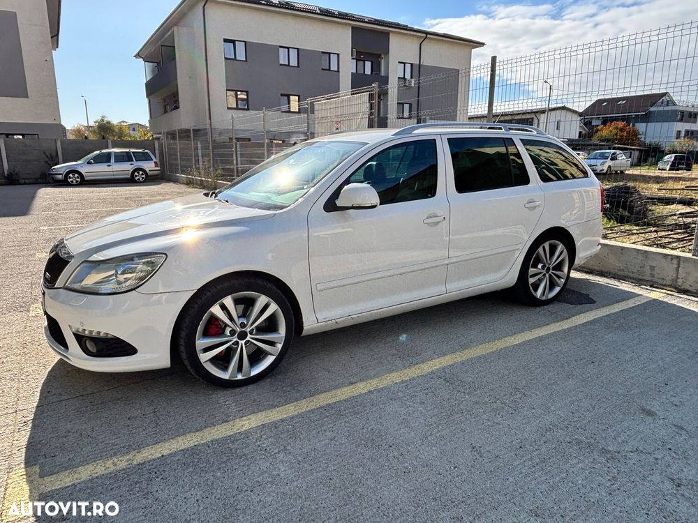 Skoda Octavia Combi 2.0 TDI RS DSG - 8
