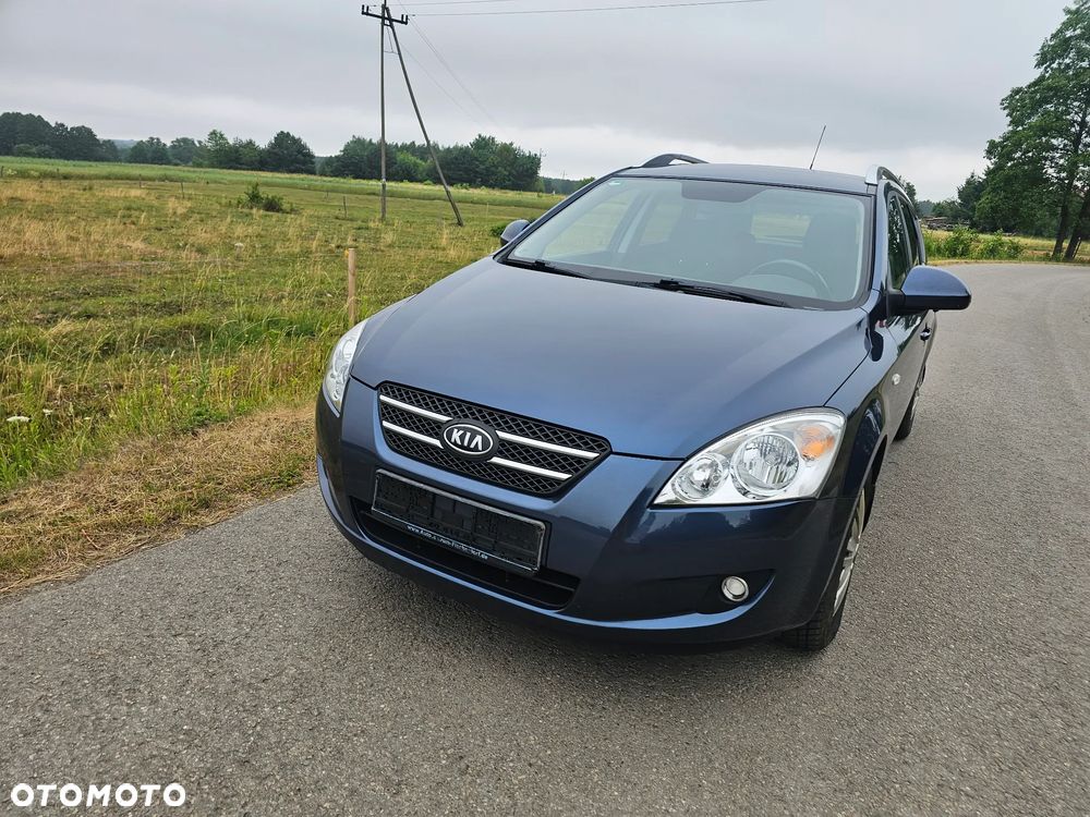Kia Ceed - 8