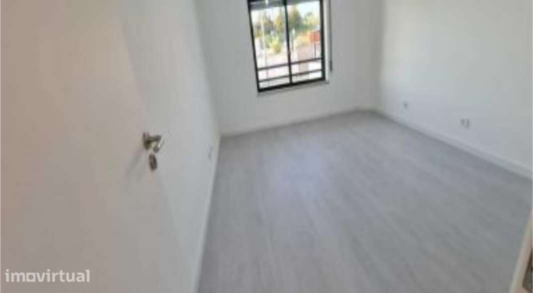 Apartamento T1 - Lazarim - Grande imagem: 5/7