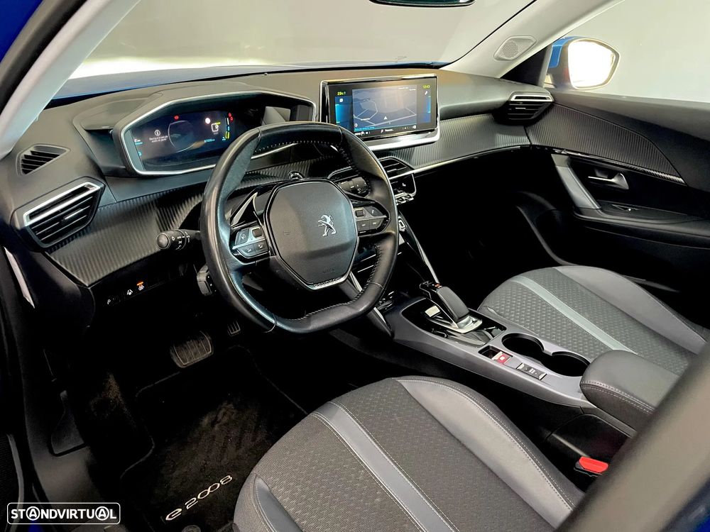 Peugeot e-2008 Allure - 6