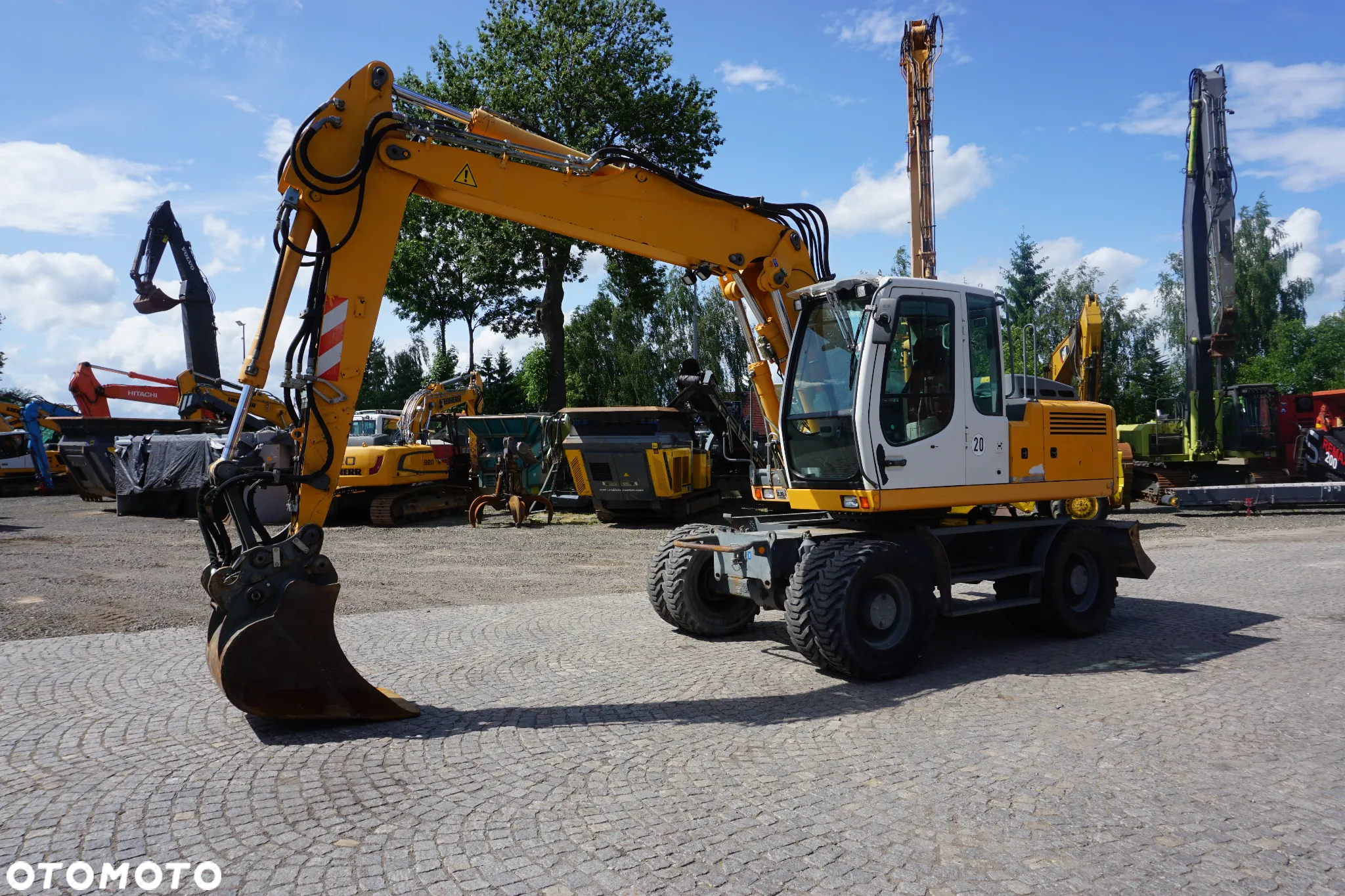 Liebherr A 900C - 7