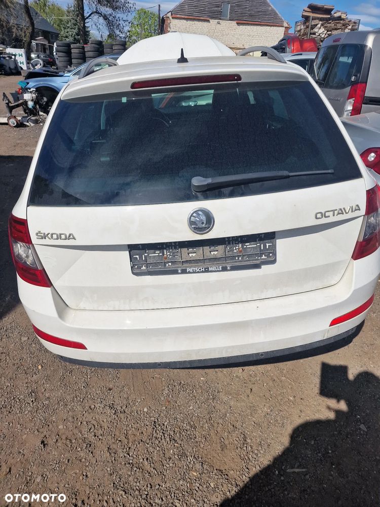 Klapa  tył  skoda  octavia  III  kombi  w  kolorze  LF9E - 1