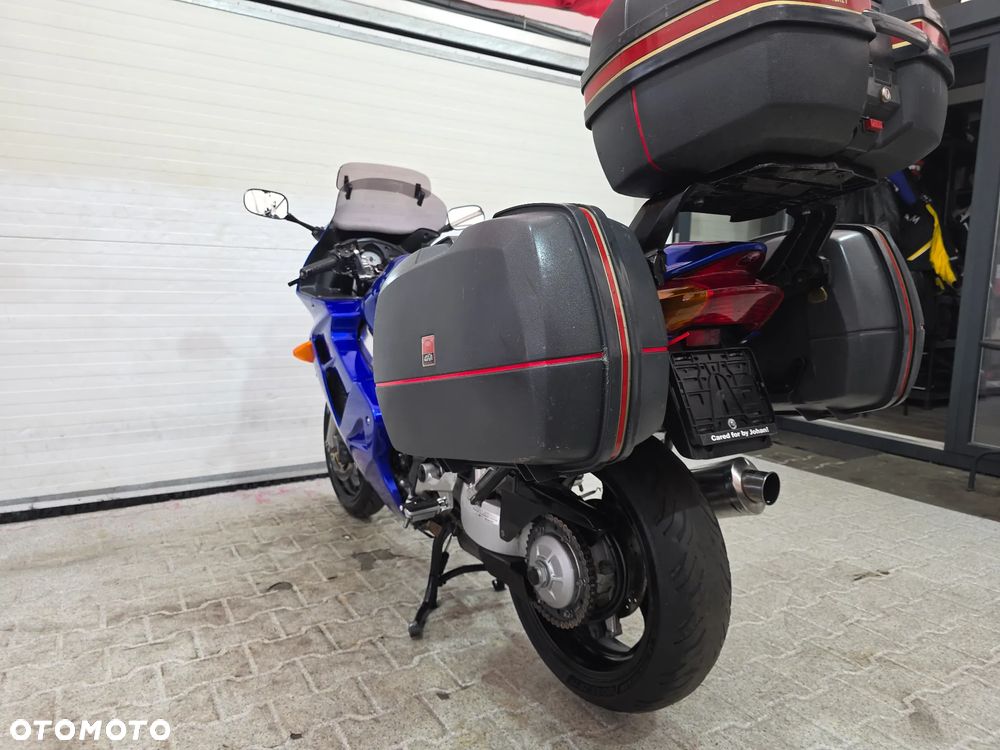 Honda VFR - 19