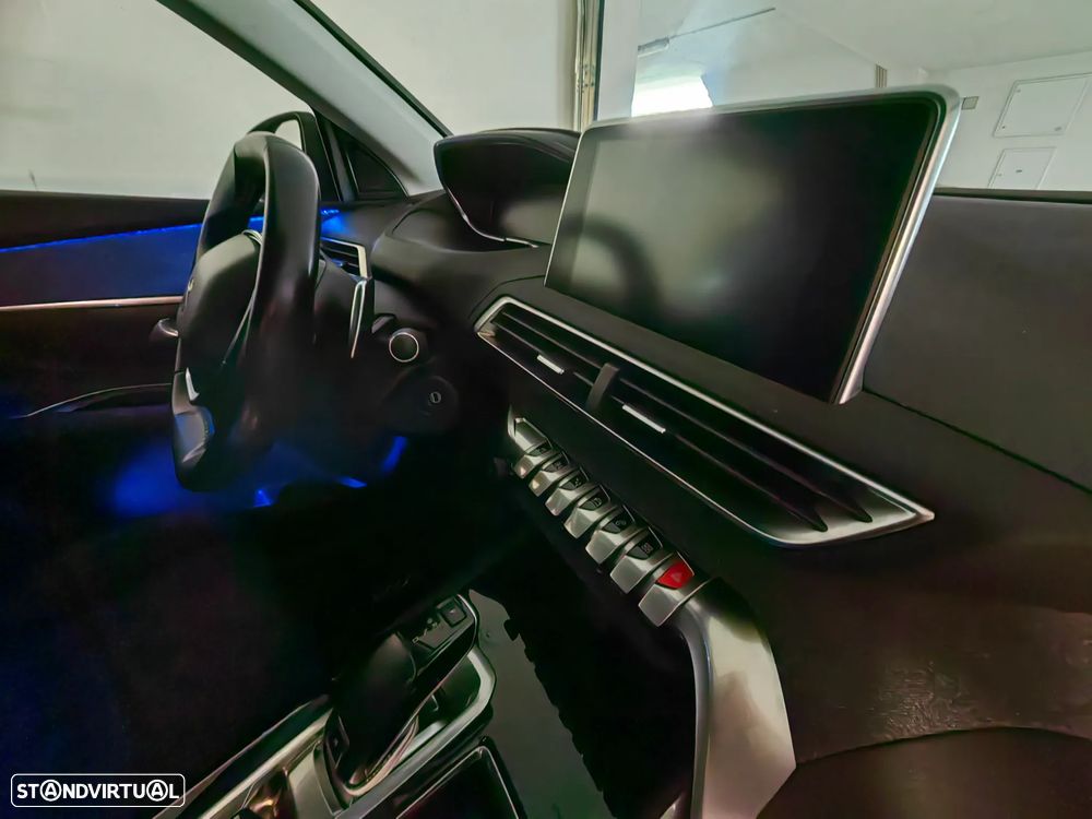 Peugeot 5008 1.6 BlueHDi Allure EAT6 - 42