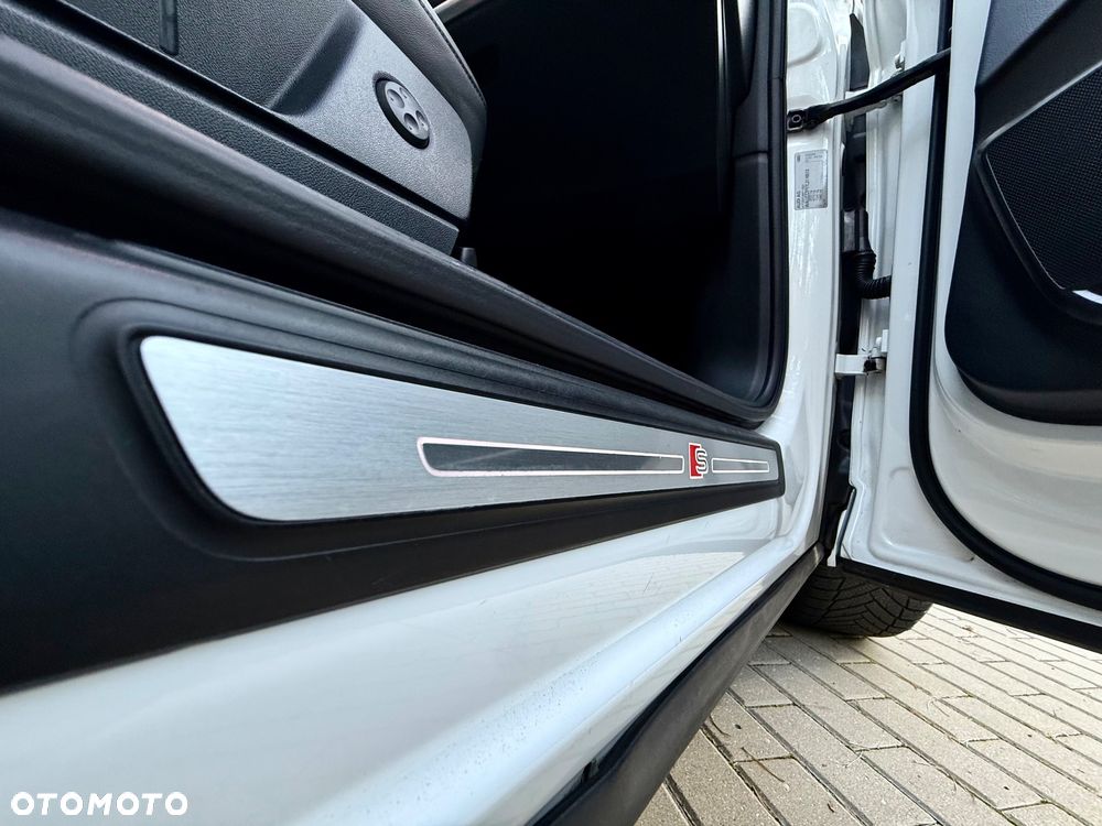 Audi Q5 55 TFSIe quattro S tronic S line business - 12