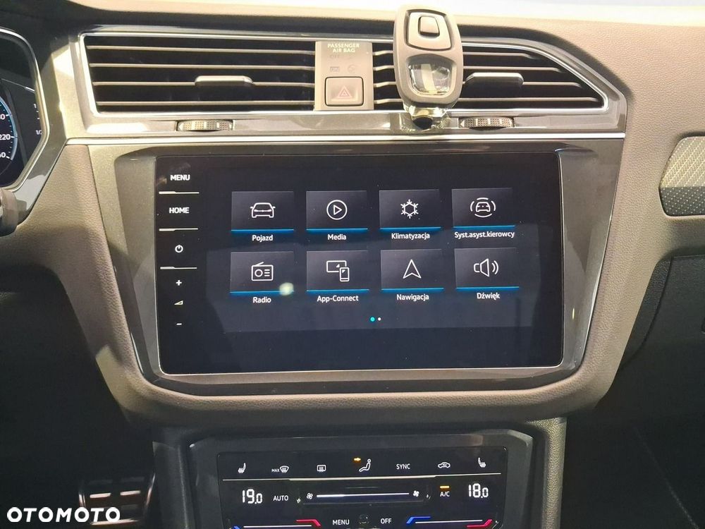 Volkswagen Tiguan - 22
