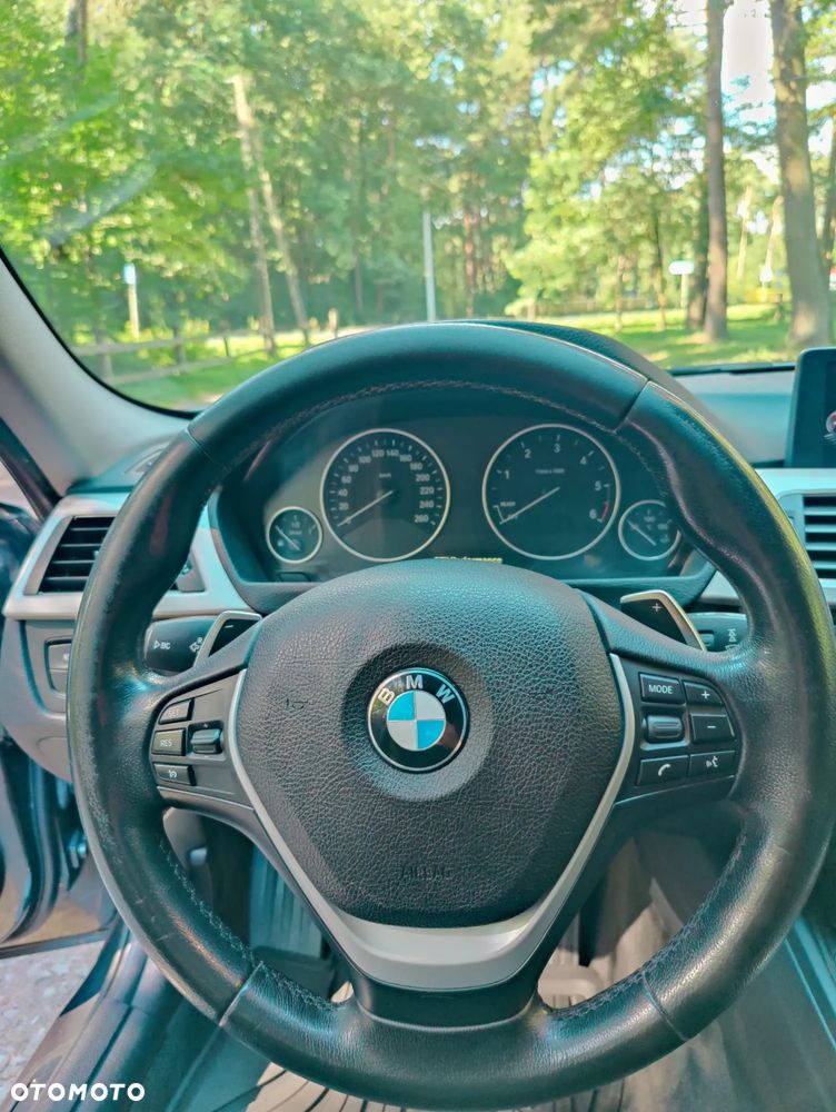 BMW Seria 3 330d xDrive Modern Line - 11