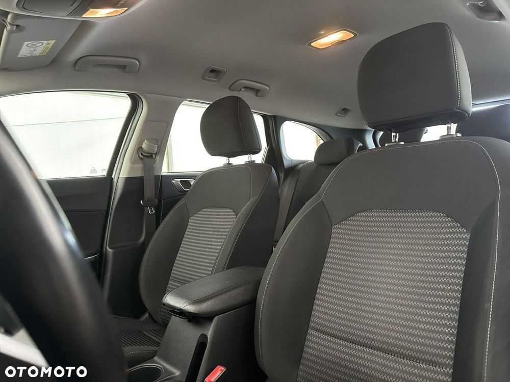Kia Ceed - 12