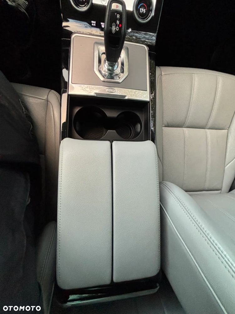 Land Rover Range Rover Evoque 2.0 P200 mHEV R-Dynamic SE - 24