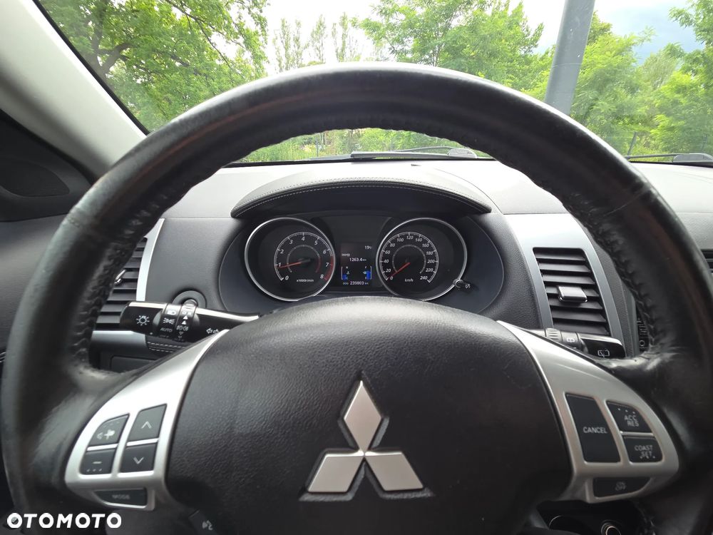 Mitsubishi Outlander 2.0 Intense 2WD - 13