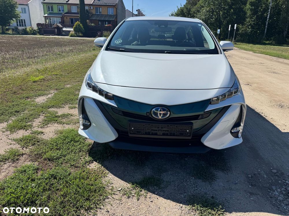 Toyota Prius Hybrid Executive - 2