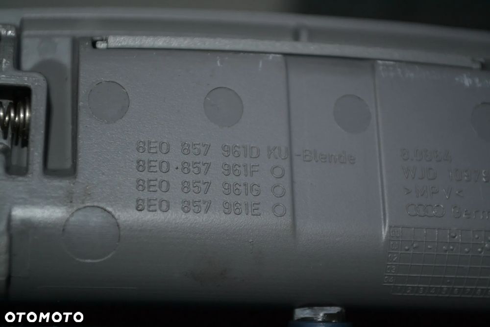 AUDI A4 B6 B7 POPIELNICZKA TYŁ TYLNA NIEBIESKA 8E0857961 - 4