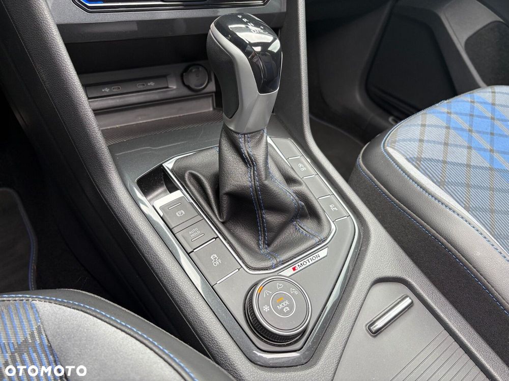 Volkswagen Tiguan - 27