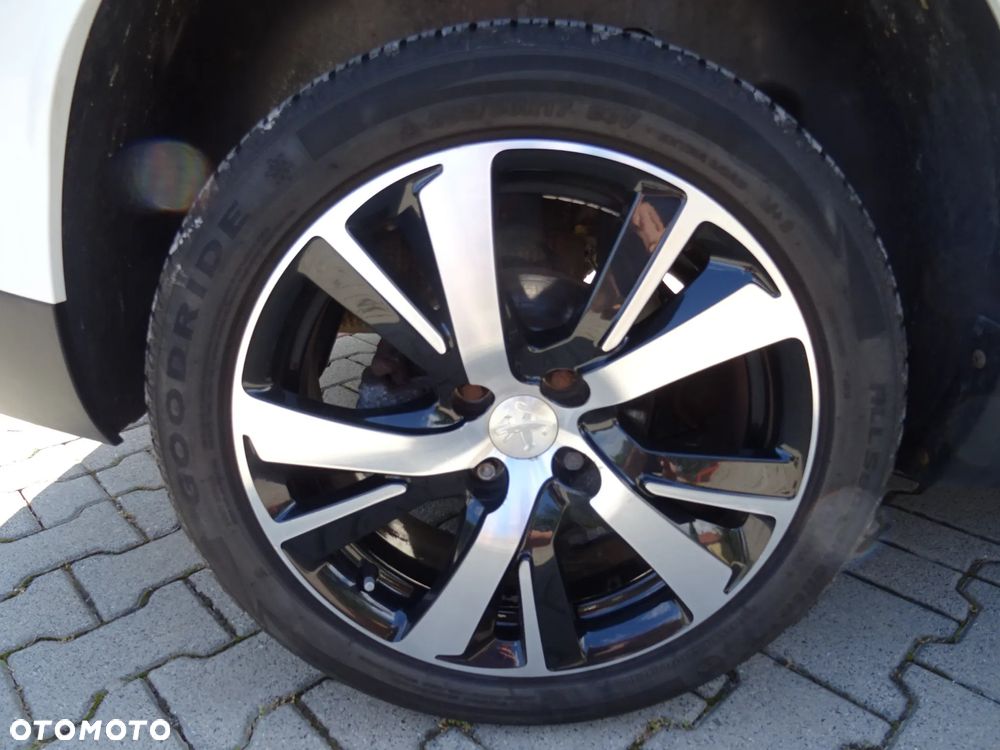 Peugeot 2008 e-HDi FAP 115 STOP & START Allure - 16