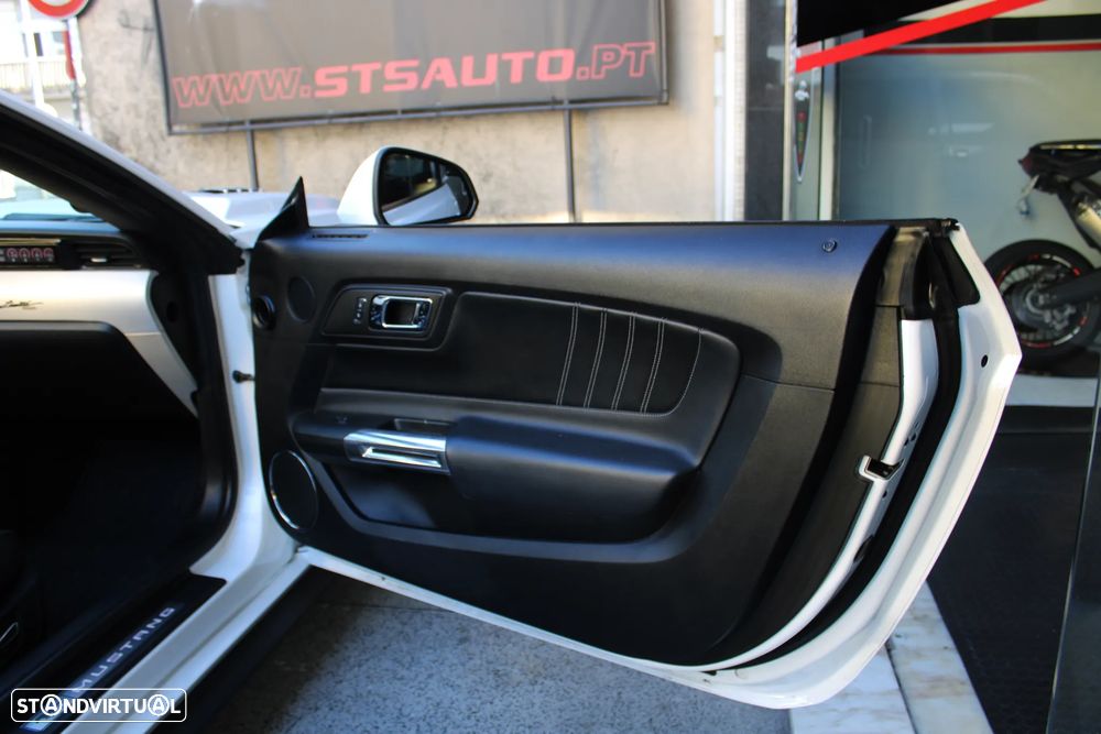 Ford Mustang Cabrio 2.3 Eco Boost - 26