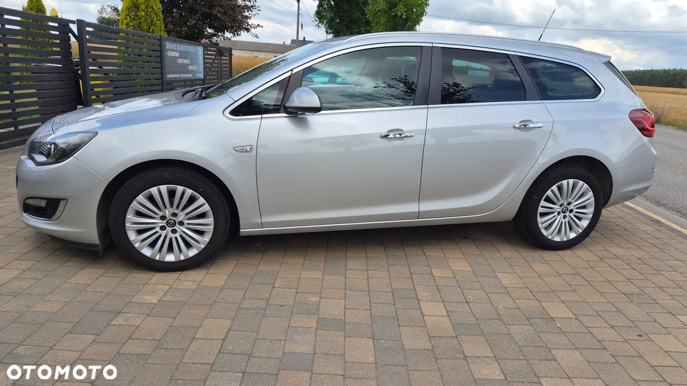 Opel Astra 1.4 T Cosmo - 11