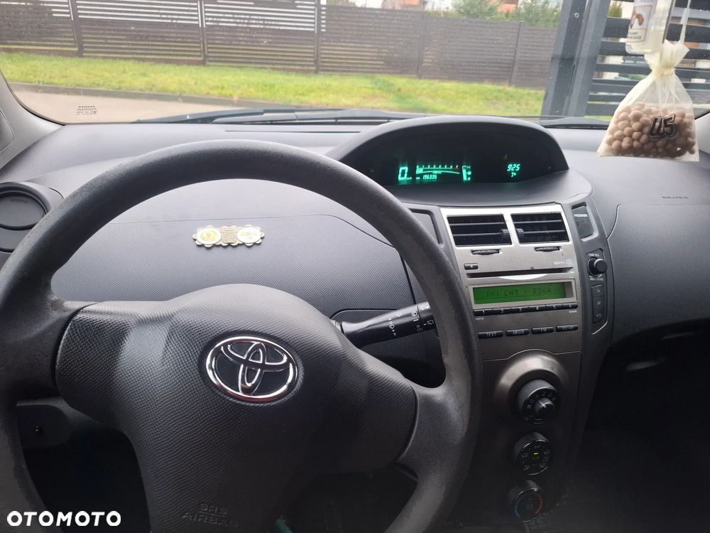 Toyota Yaris - 6