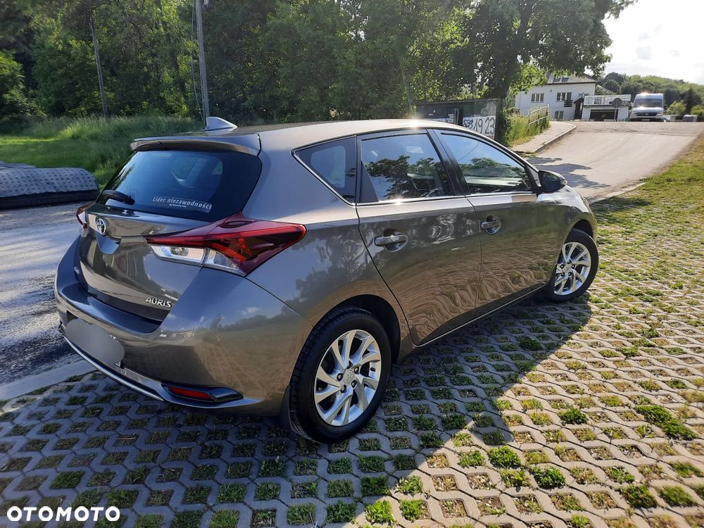 Toyota Auris 1.6 Premium - 27