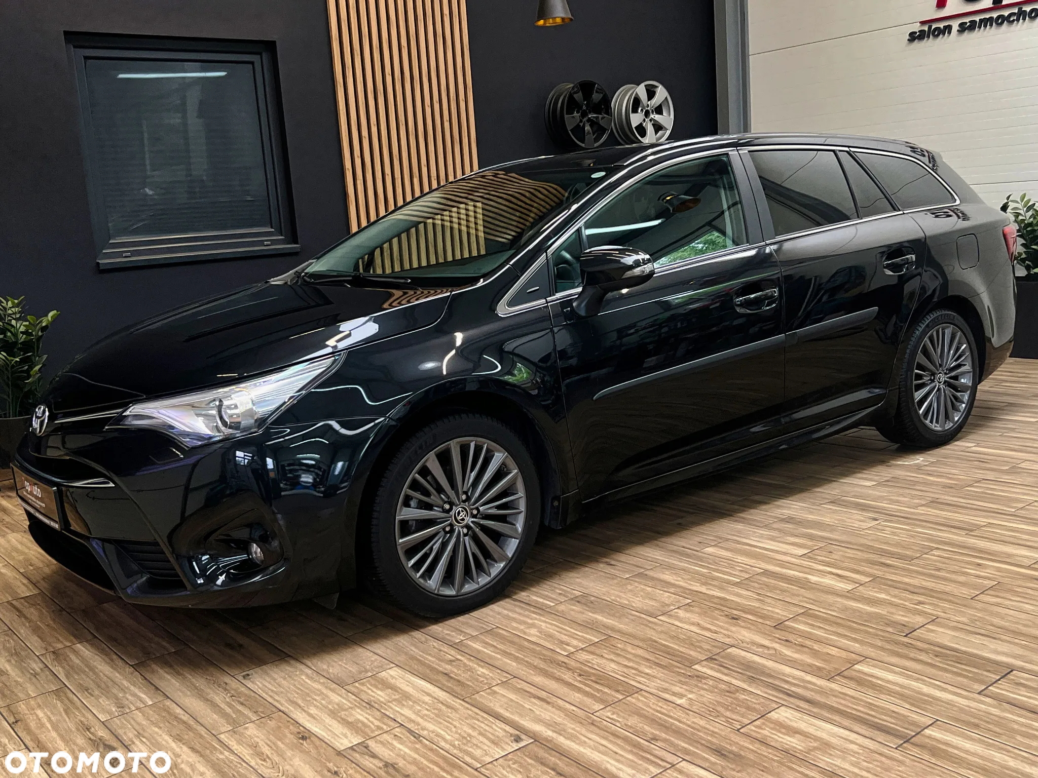 Toyota Avensis 1.8 Premium - 9