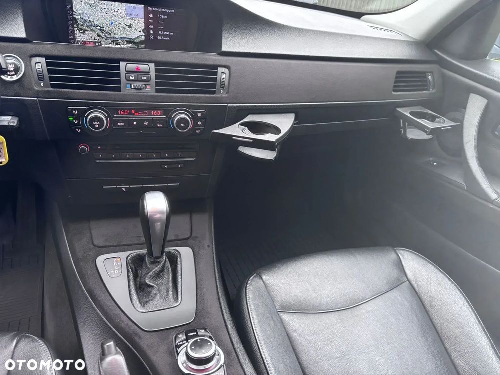 BMW Seria 3 318d DPF Touring - 23