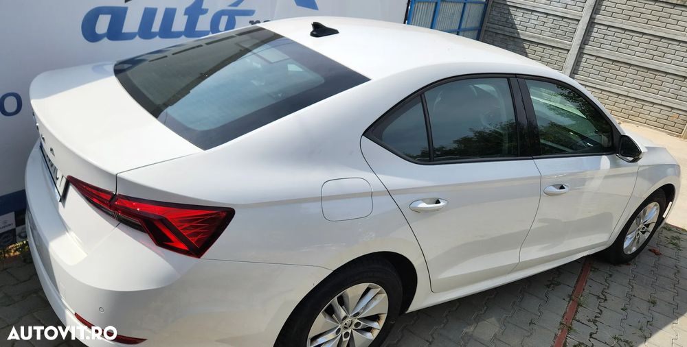 Skoda Octavia 2.0 TDI DSG Style - 3