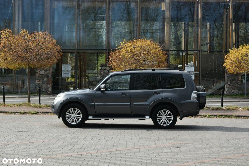 Mitsubishi Pajero - 4