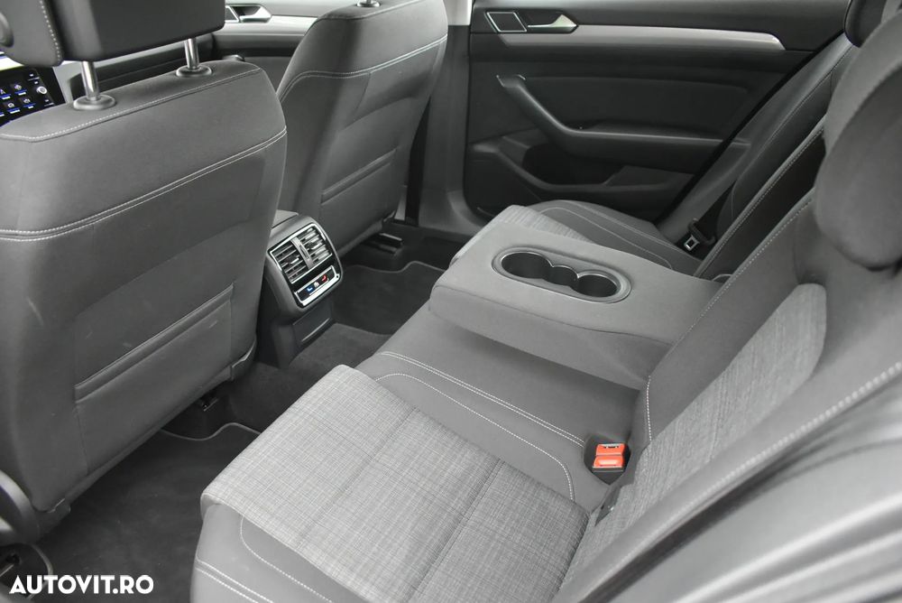 Volkswagen Passat 2.0 TDI DSG Comfortline - 22