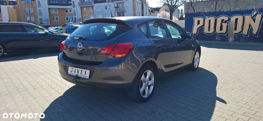 Opel Astra 1.4 Catch me - 11