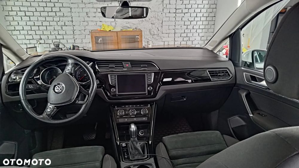 Volkswagen Touran 2.0 TDI BMT Highline DSG - 16