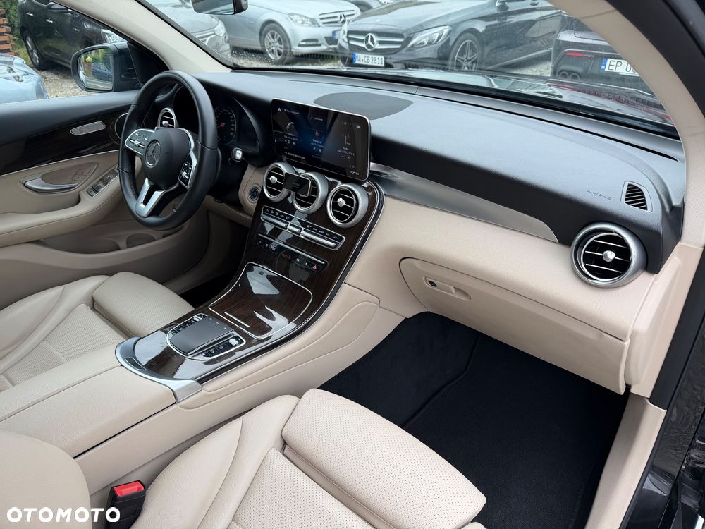 Mercedes-Benz GLC 200 d Business Edition - 36