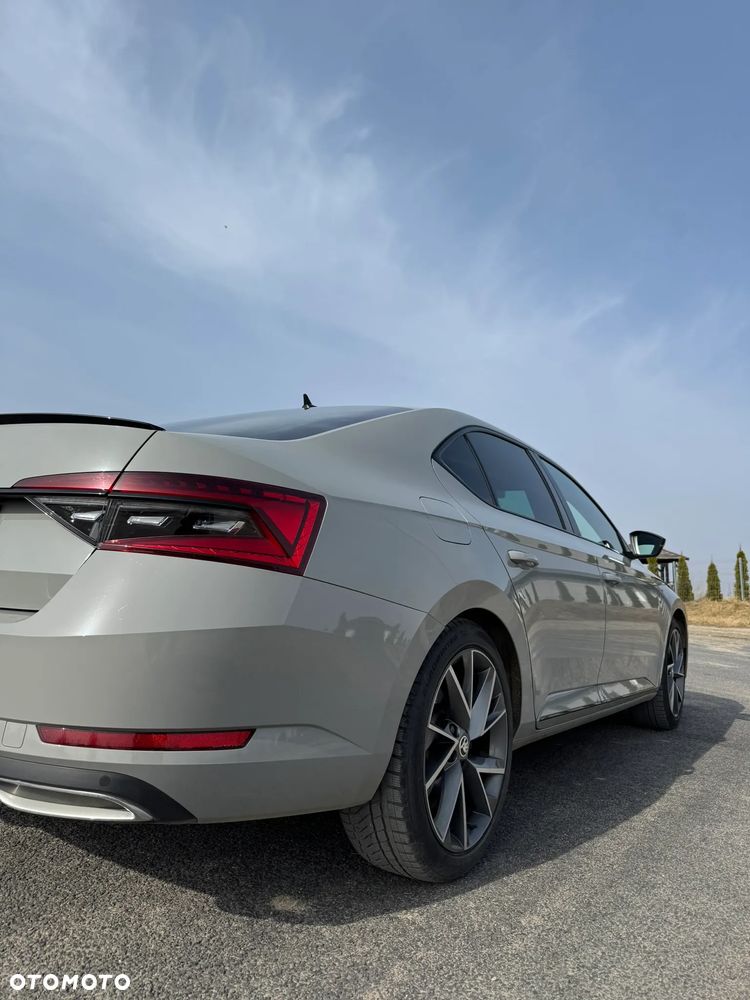 Skoda Superb 2.0 TDI SCR Sportline DSG - 7