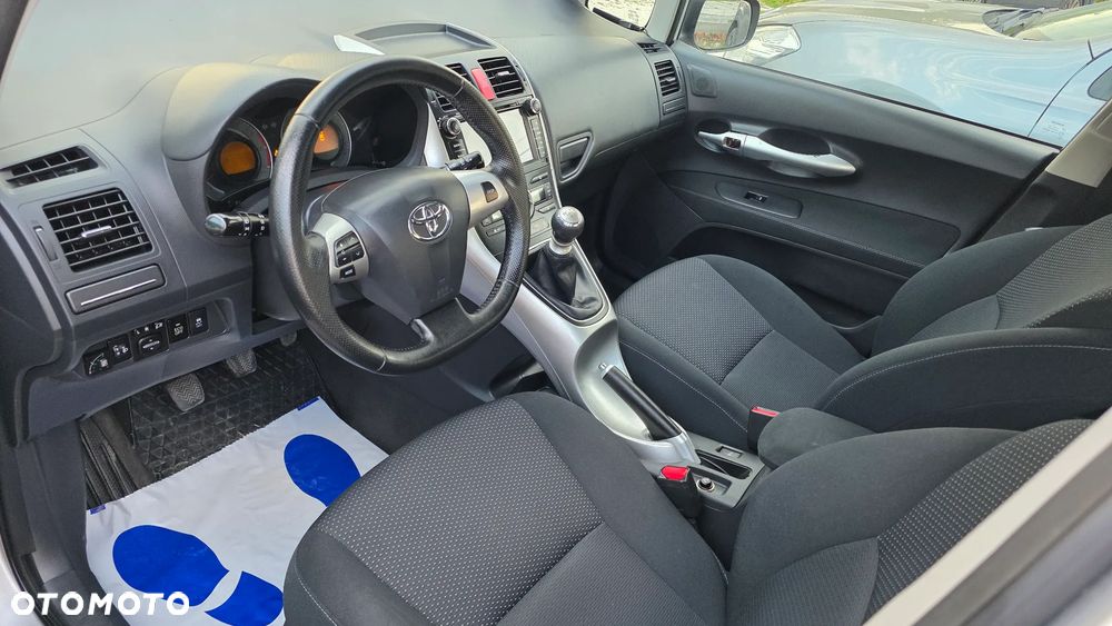 Toyota Auris 1.33 Dual-VVT-i Life Plus - 11