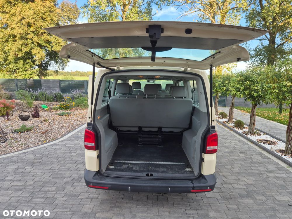 Volkswagen Caravelle - 5