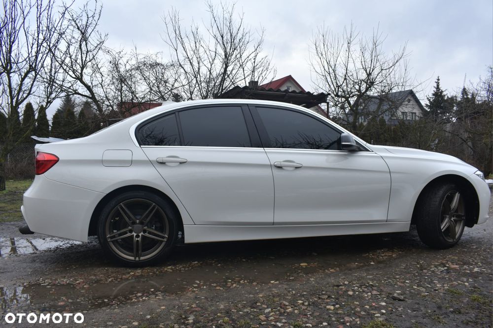 BMW Seria 3 330i Sport Line Shadow - 4