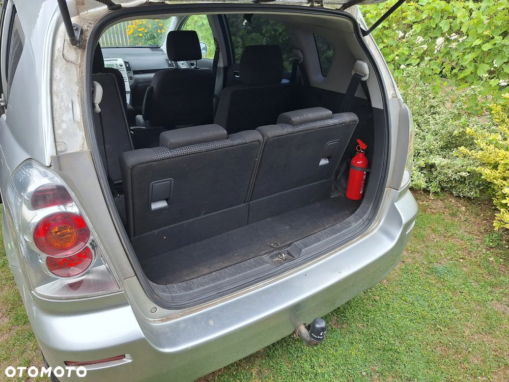 Toyota Corolla Verso - 9