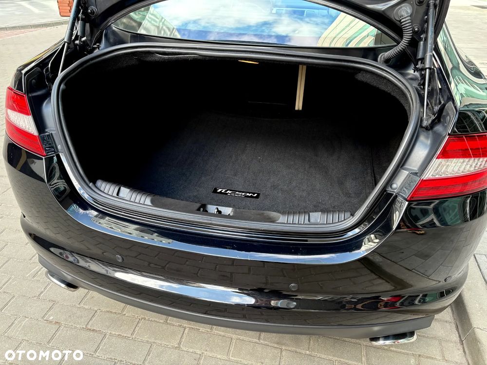 Jaguar XF 35t AWD Portfolio - 17