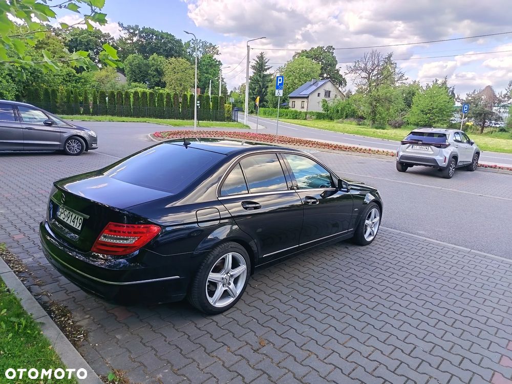Mercedes-Benz Klasa C 180 CGI BlueEff Avantgarde - 12