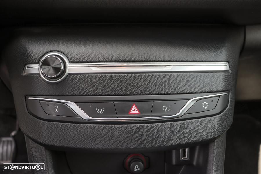 Peugeot 308 SW 1.5 BlueHDi Style — fotografia 11
