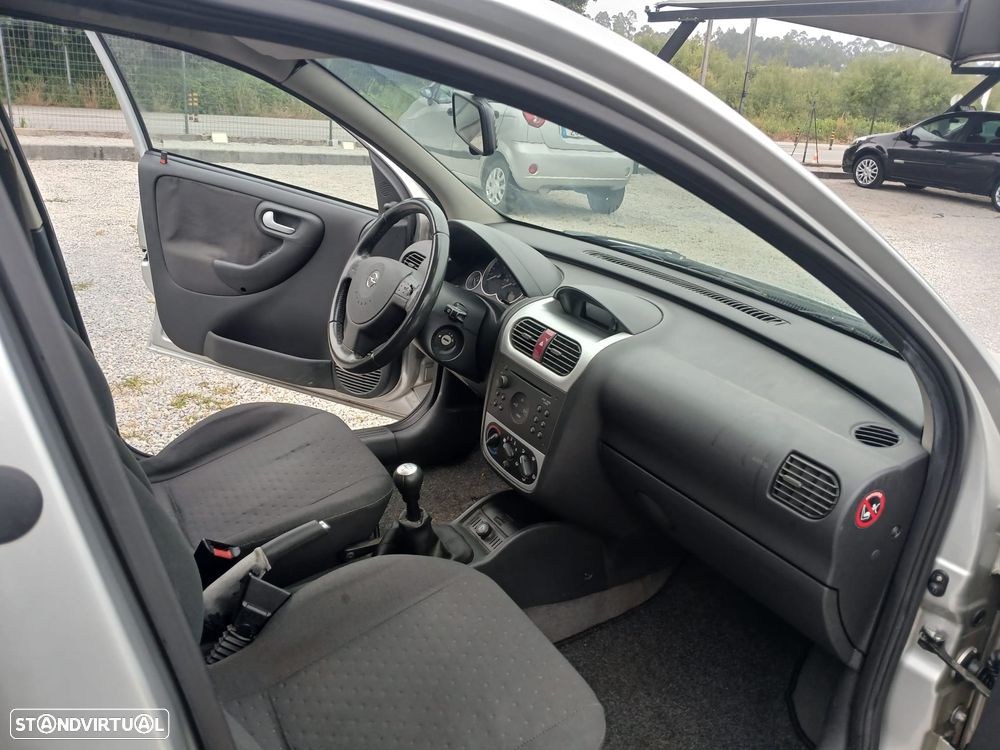 Opel Corsa 1.2 16V Cosmo - 10