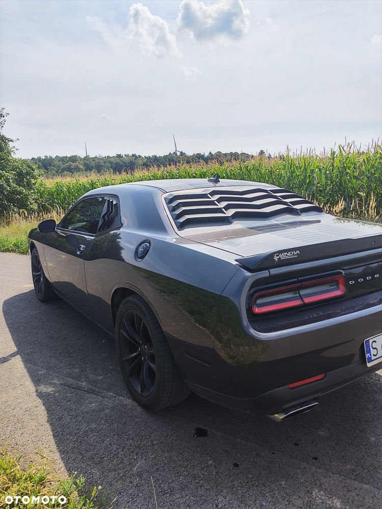 Dodge Challenger - 7