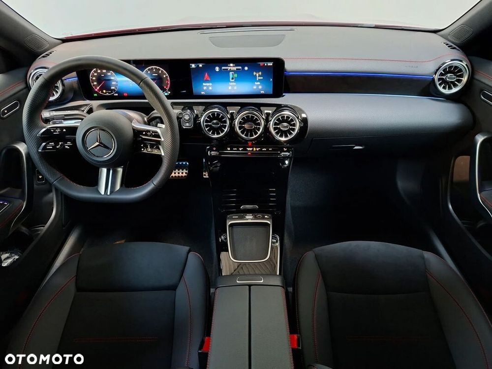Mercedes-Benz CLA 220 4-Matic AMG Line 7G-DCT - 10