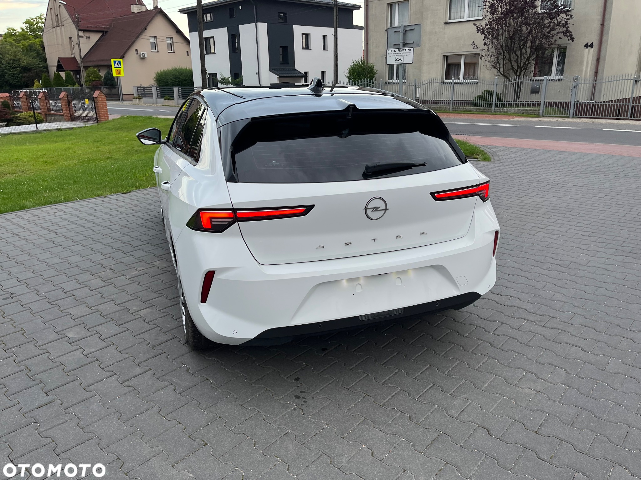 Opel Astra 1.2 Turbo Start/Stop Design&Tech - 2