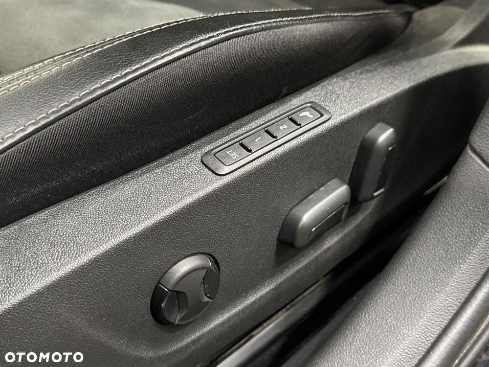 Skoda Octavia 2.0 TDI 4x4 Scout DSG - 30